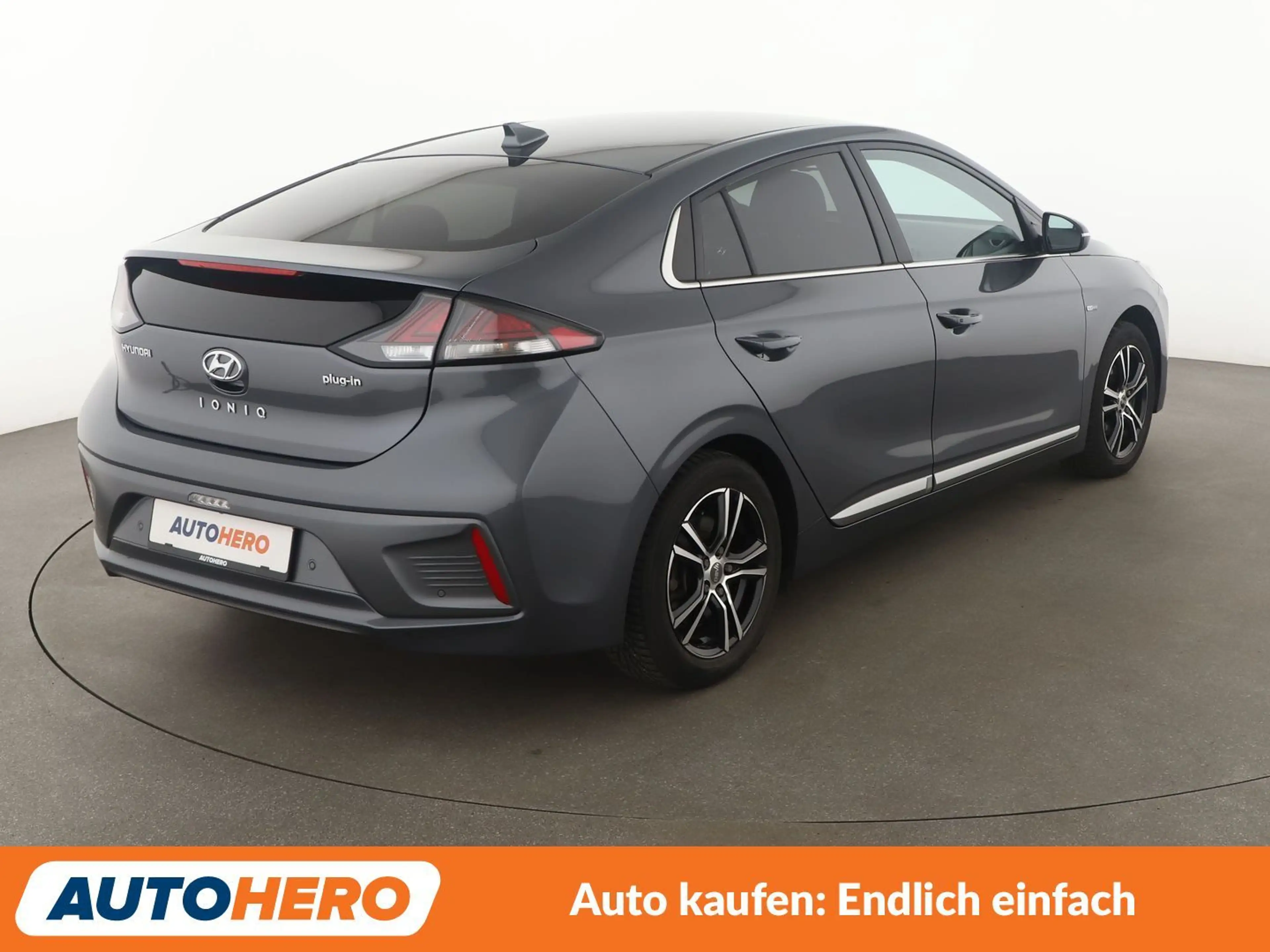 Hyundai IONIQ 1.6 Premium Plug-In Hybrid Aut. *NAVI*VC*LED* — photo 6