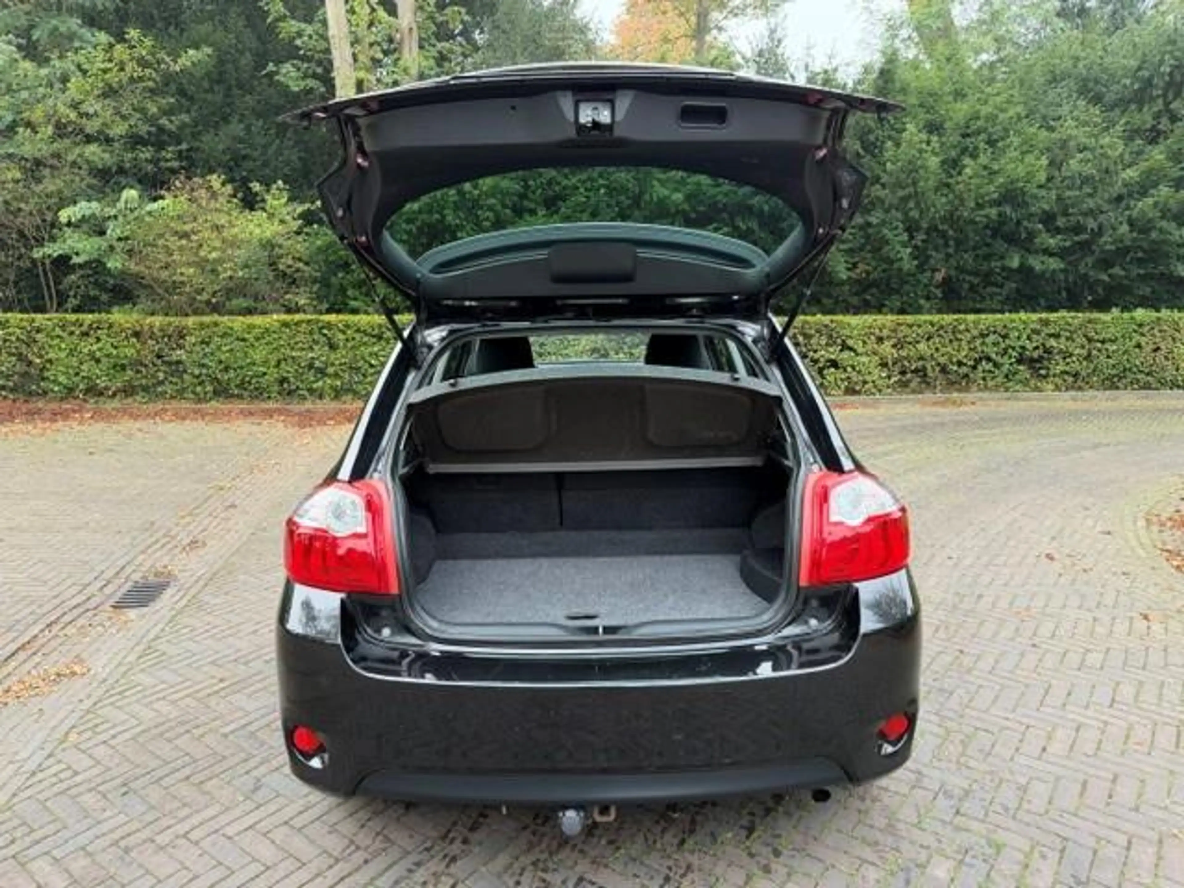 Toyota Auris 1.8 Full Hybrid Aspiration/Trekhaak/Navi/Clima/APK — photo 17