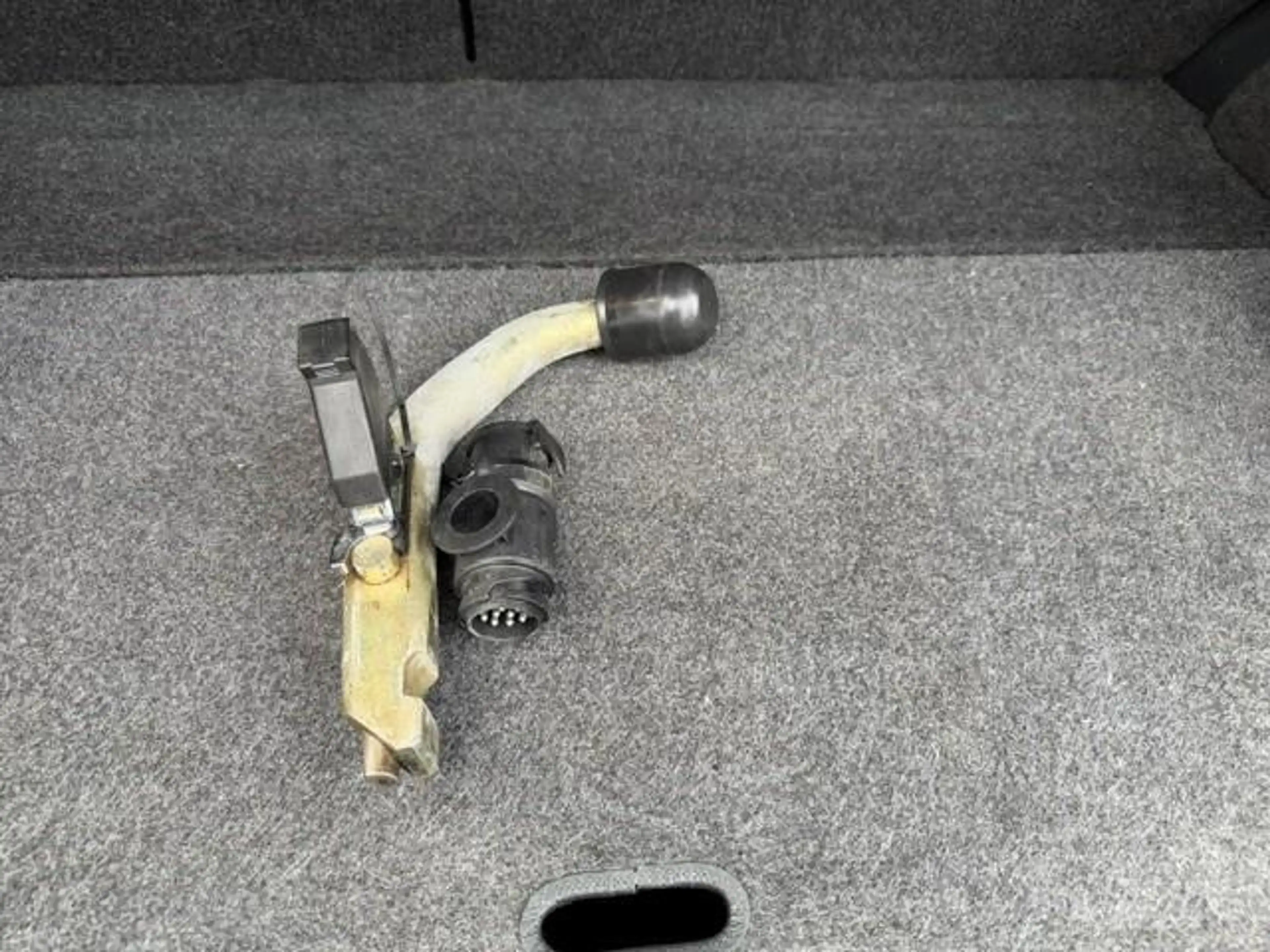 Toyota Auris 1.8 Full Hybrid Aspiration/Trekhaak/Navi/Clima/APK — photo 18