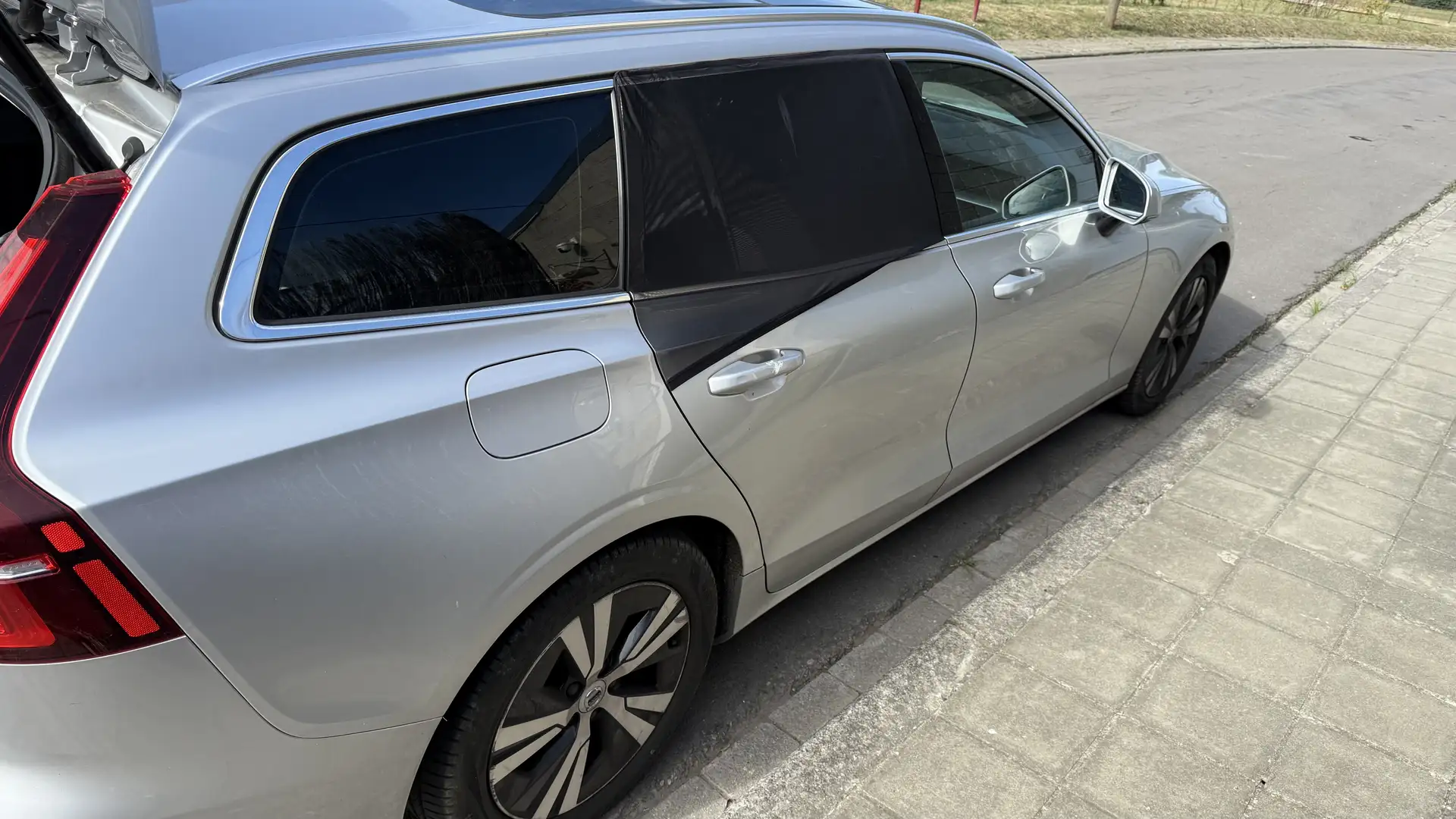 Volvo V60 V60 2.0 D3 Momentum Pro Geartronic km évolutif Zilver - 2