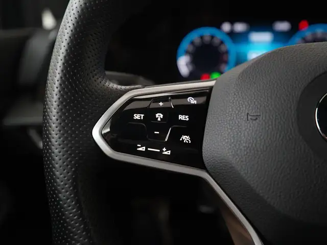 Volkswagen Golf view 8