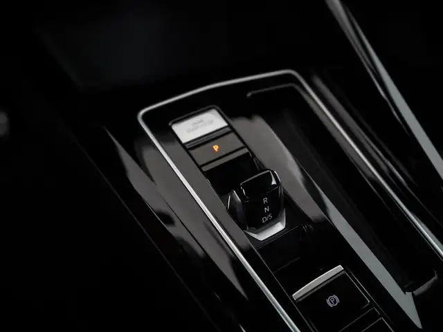 Volkswagen Golf view 11