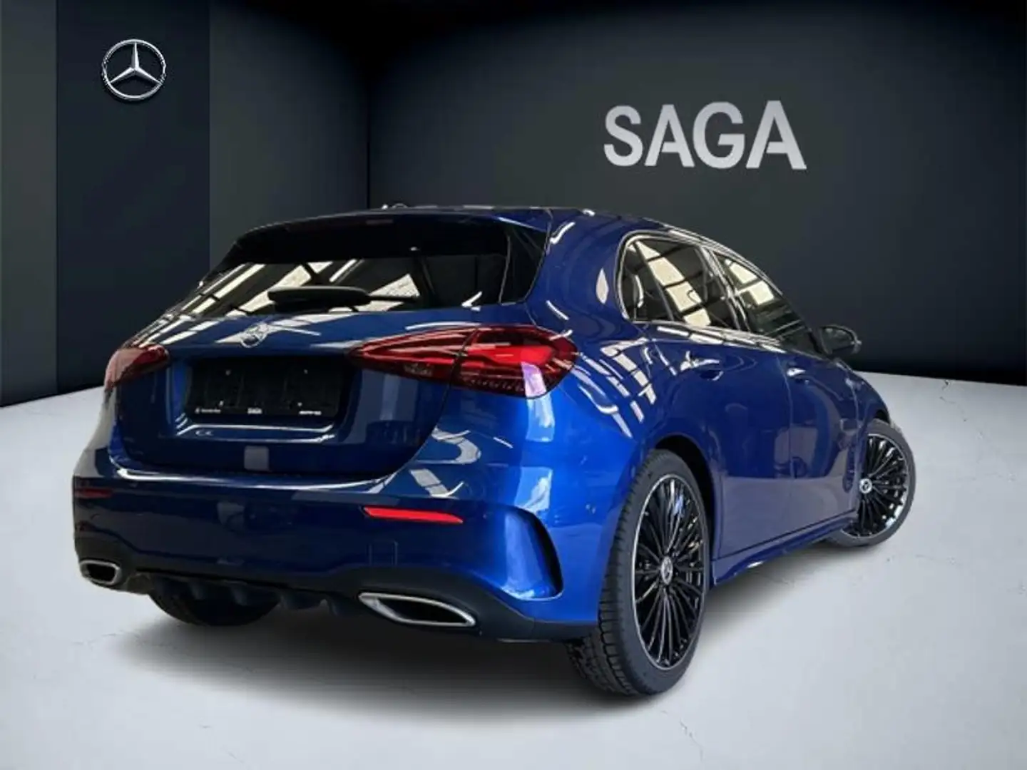 Mercedes-Benz A 200 d AMG Pack Night Facelift Blau - 2