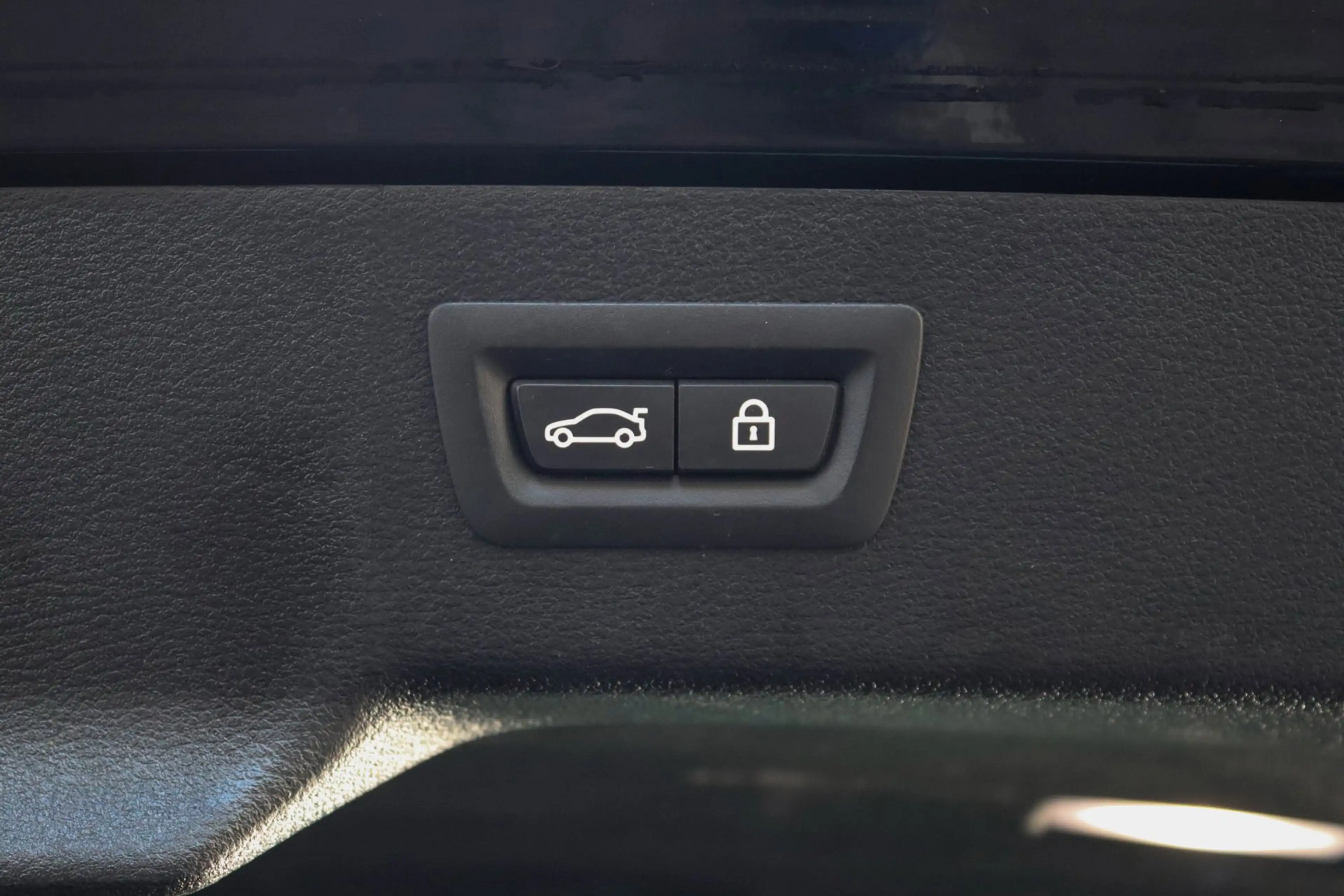 BMW X6 M50d PANO SOFTCLOSE H&K HUD 360 ACC TREKH ALLE OPT — photo 12