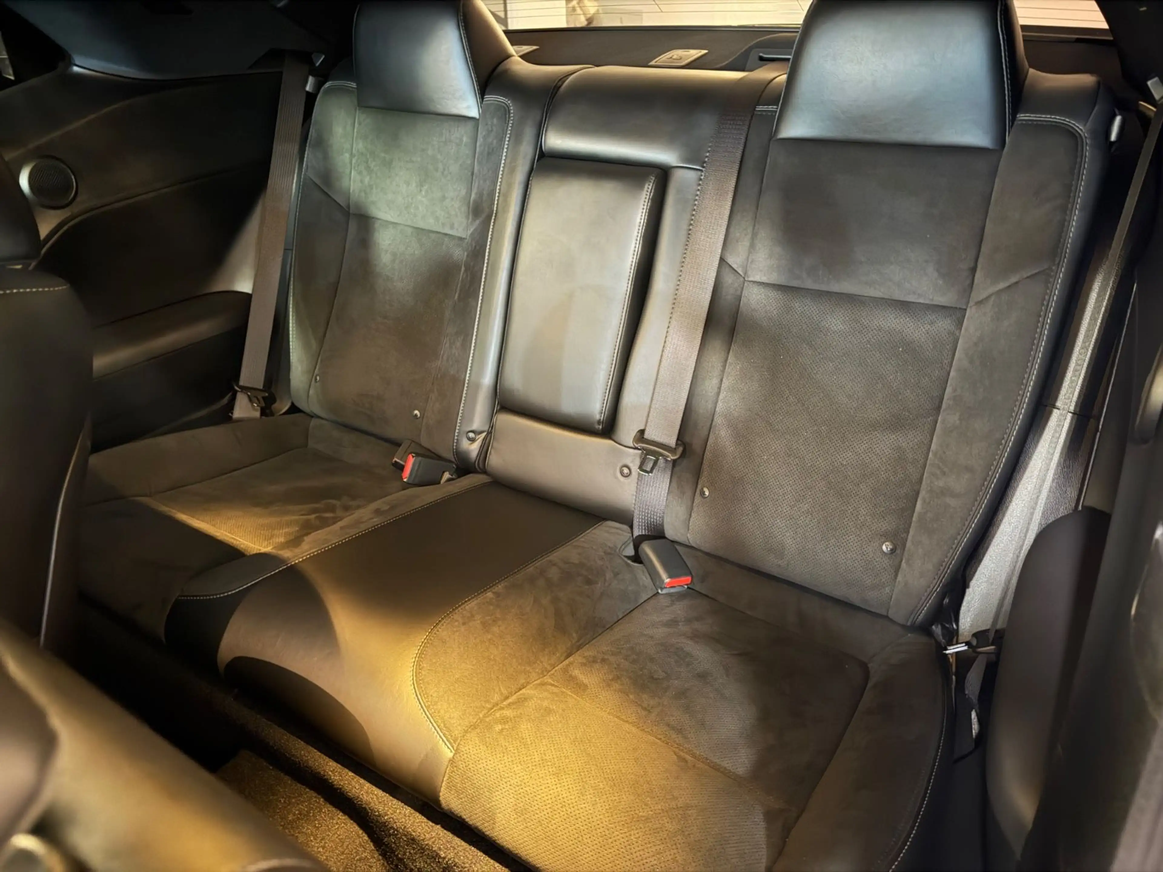 Dodge Challenger SRT 6,4L,Kamera,Tote-Winkel,Neuwertig — photo 15