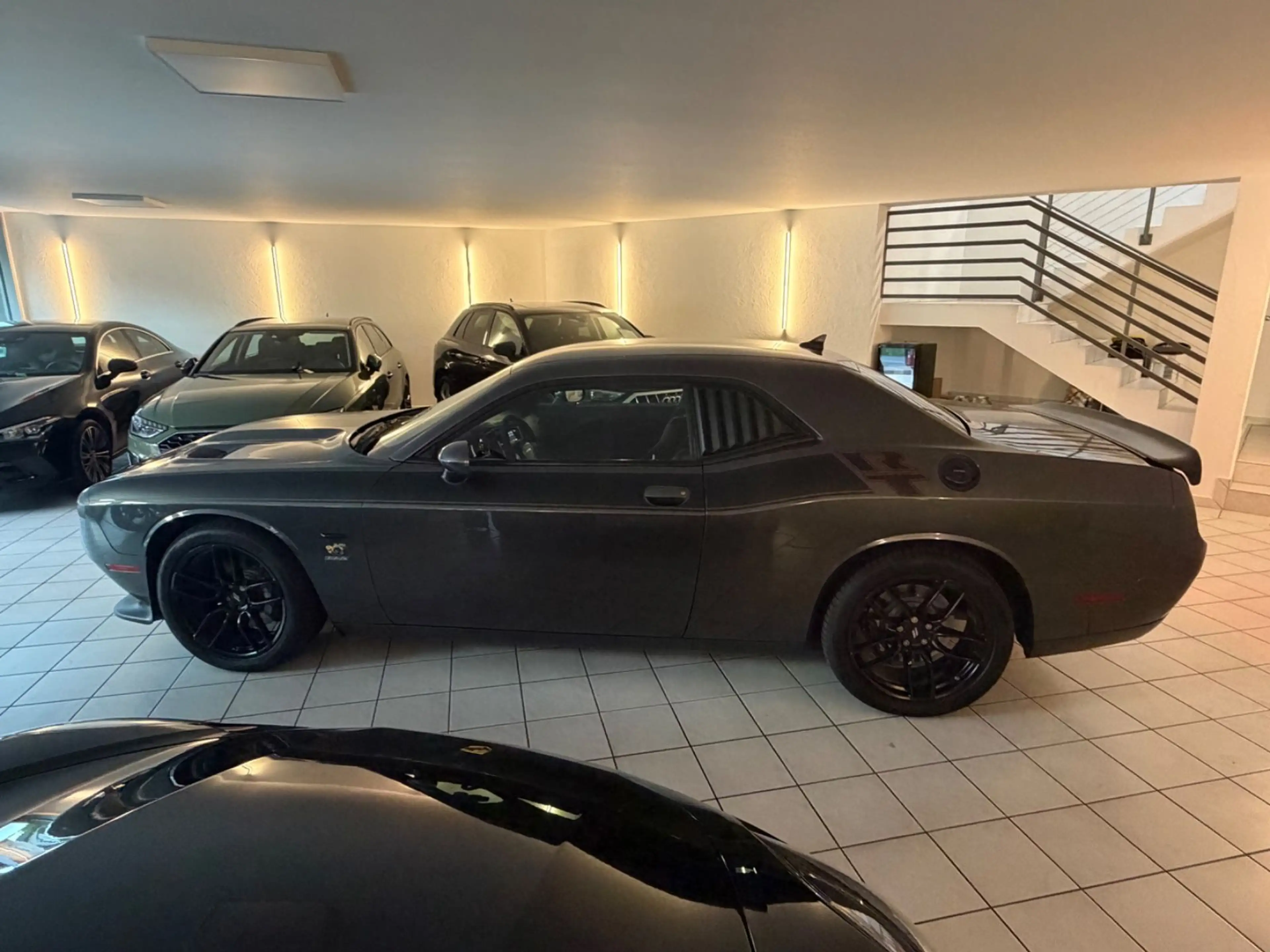 Dodge Challenger SRT 6,4L,Kamera,Tote-Winkel,Neuwertig — photo 4