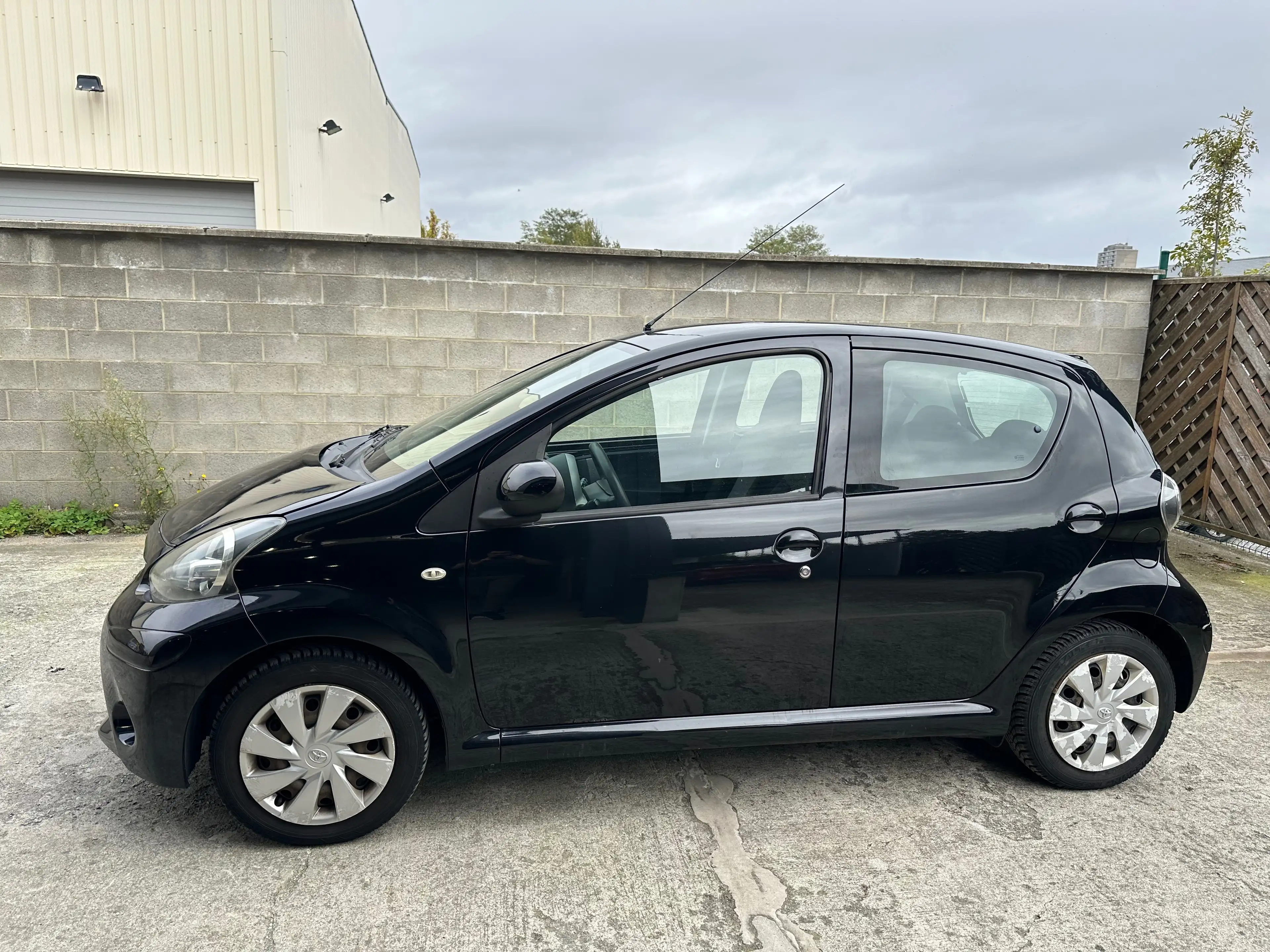 Toyota Aygo Aygo 1.0i * PRÊT À IMMATRICULER * CLIM * BLUETOOTH — photo 5