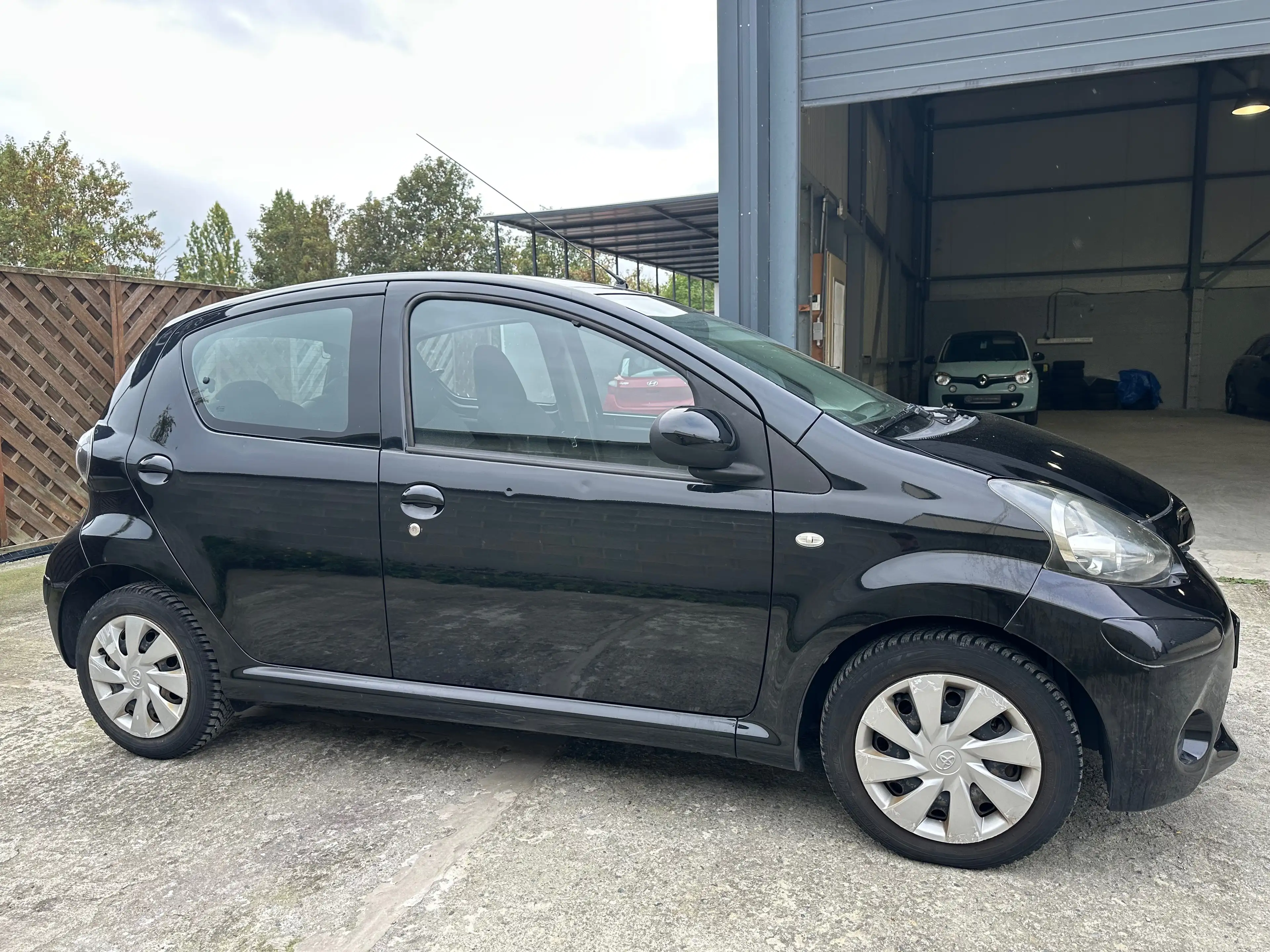 Toyota Aygo Aygo 1.0i * PRÊT À IMMATRICULER * CLIM * BLUETOOTH — photo 4