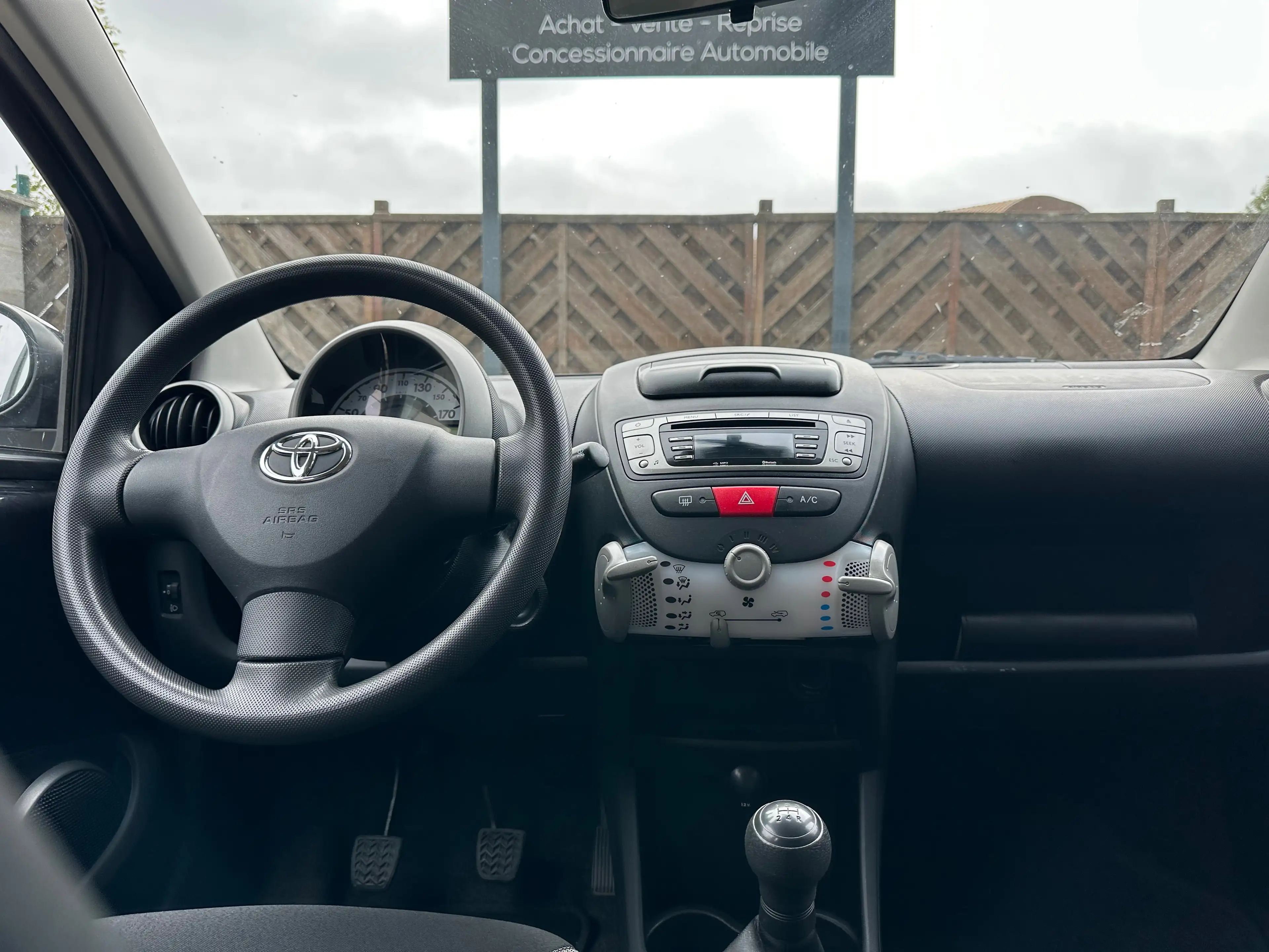 Toyota Aygo Aygo 1.0i * PRÊT À IMMATRICULER * CLIM * BLUETOOTH — photo 10