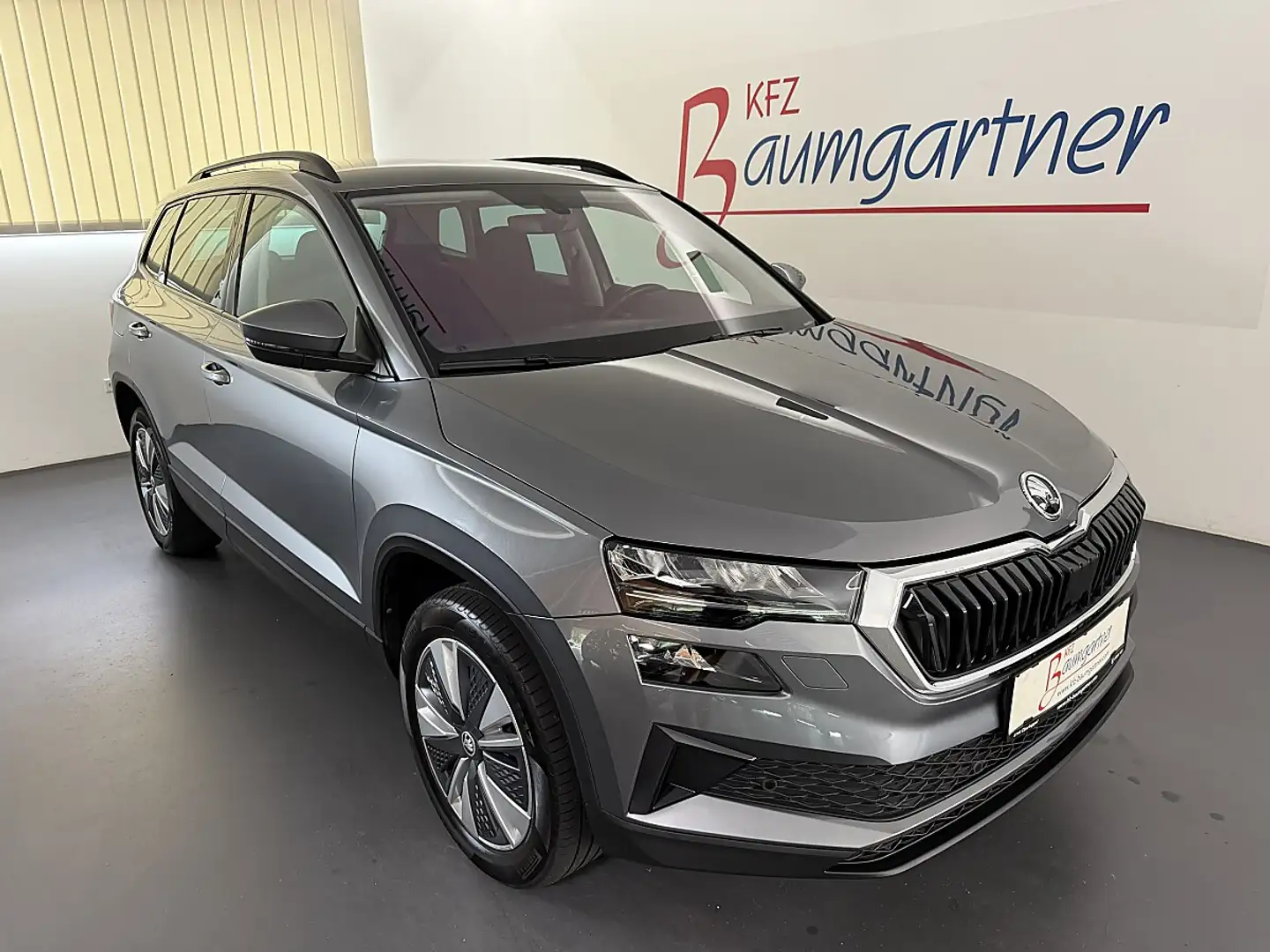 Skoda Karoq 2,0TDI DSG *LED*NAVI*ACC*AHK*Sitzheizung Vo/Hi*... Grau - 1