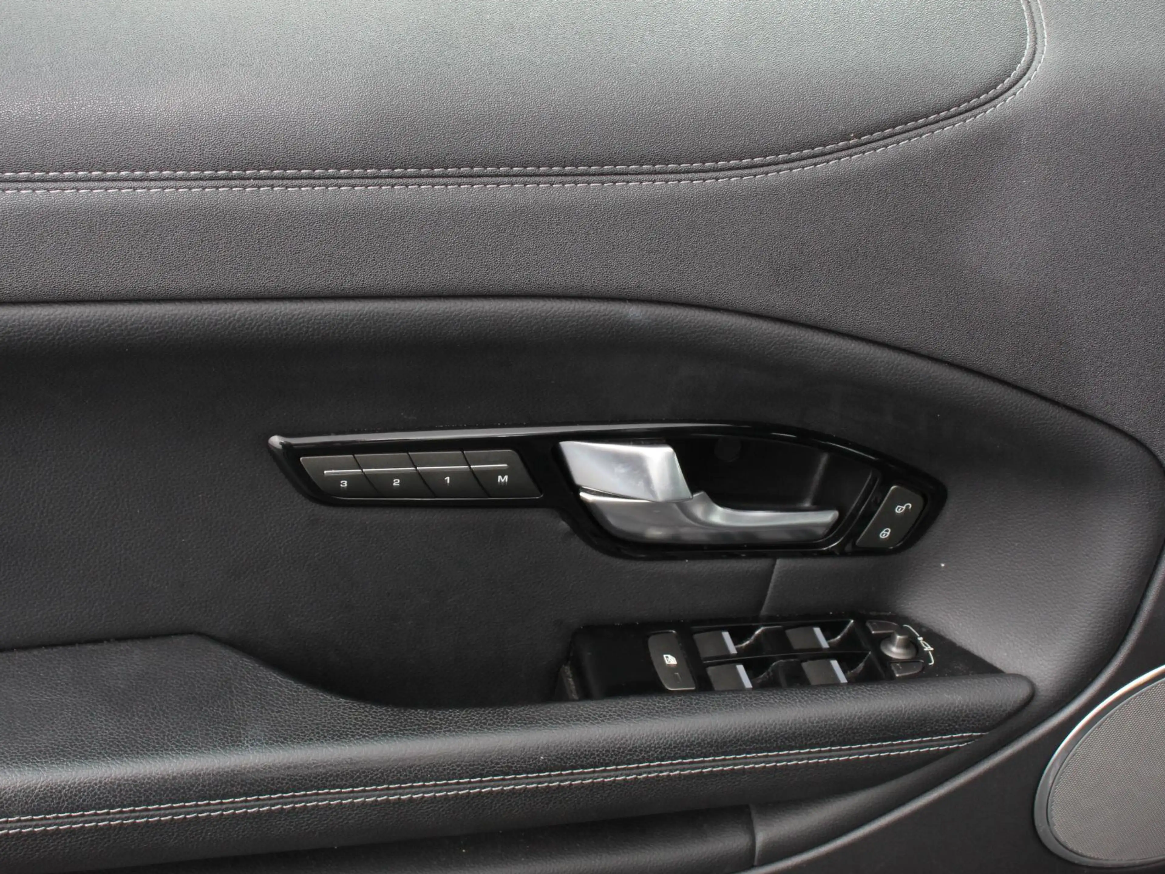 Land Rover Range Rover Evoque 2.0 TD4 HSE Lees opmerkingen! Handel/Export! Panor — photo 13