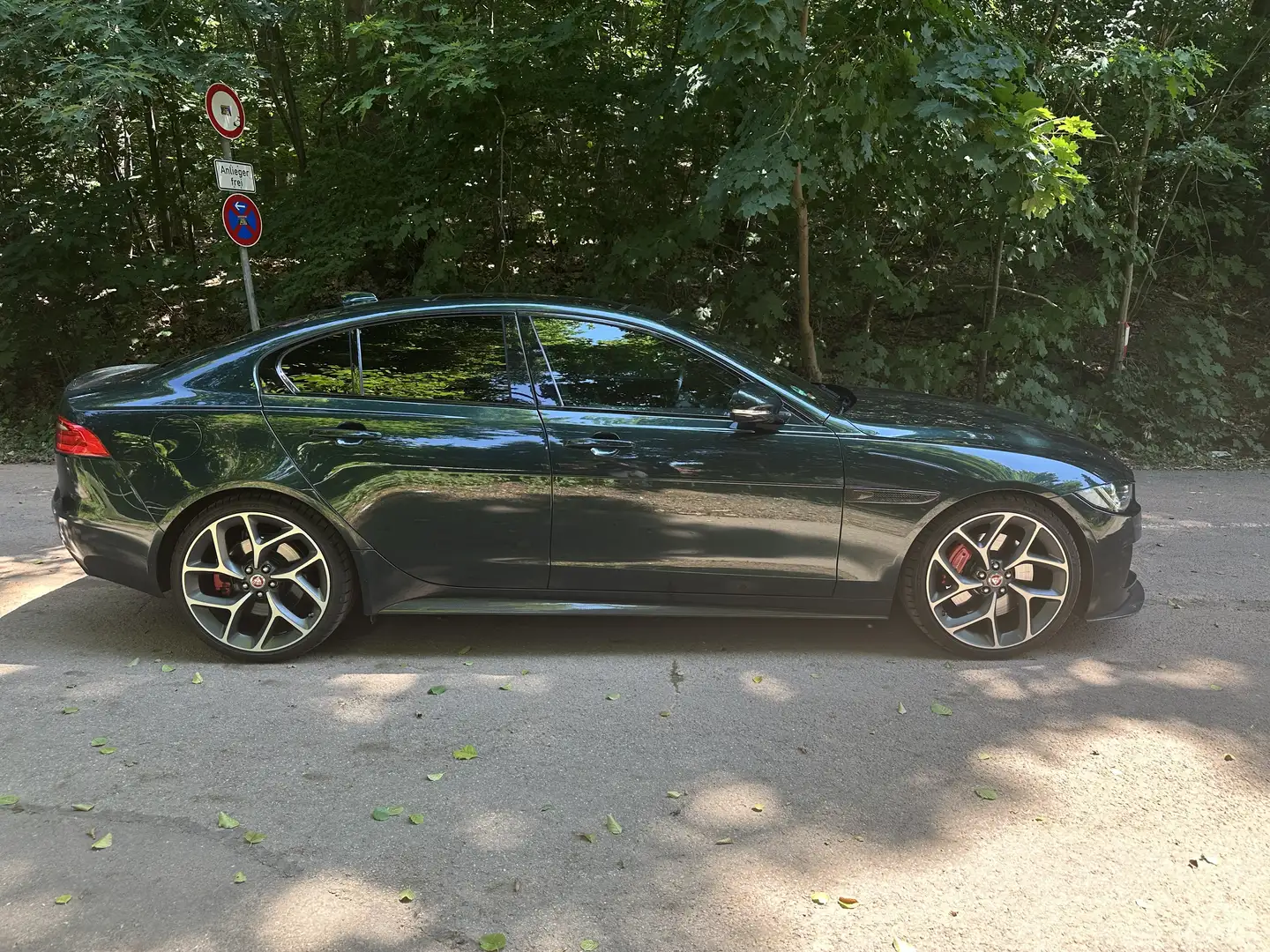 Jaguar XE S British Racing Green Carbon Paket - 2