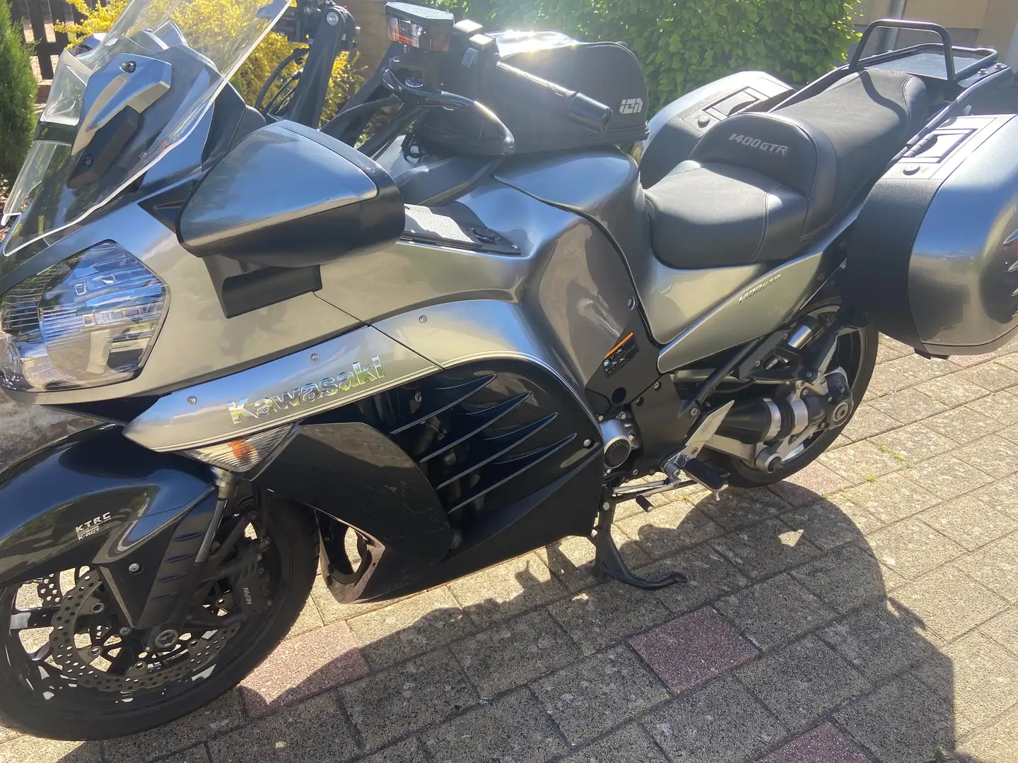 Kawasaki GTR 1400 Ezüst - 1