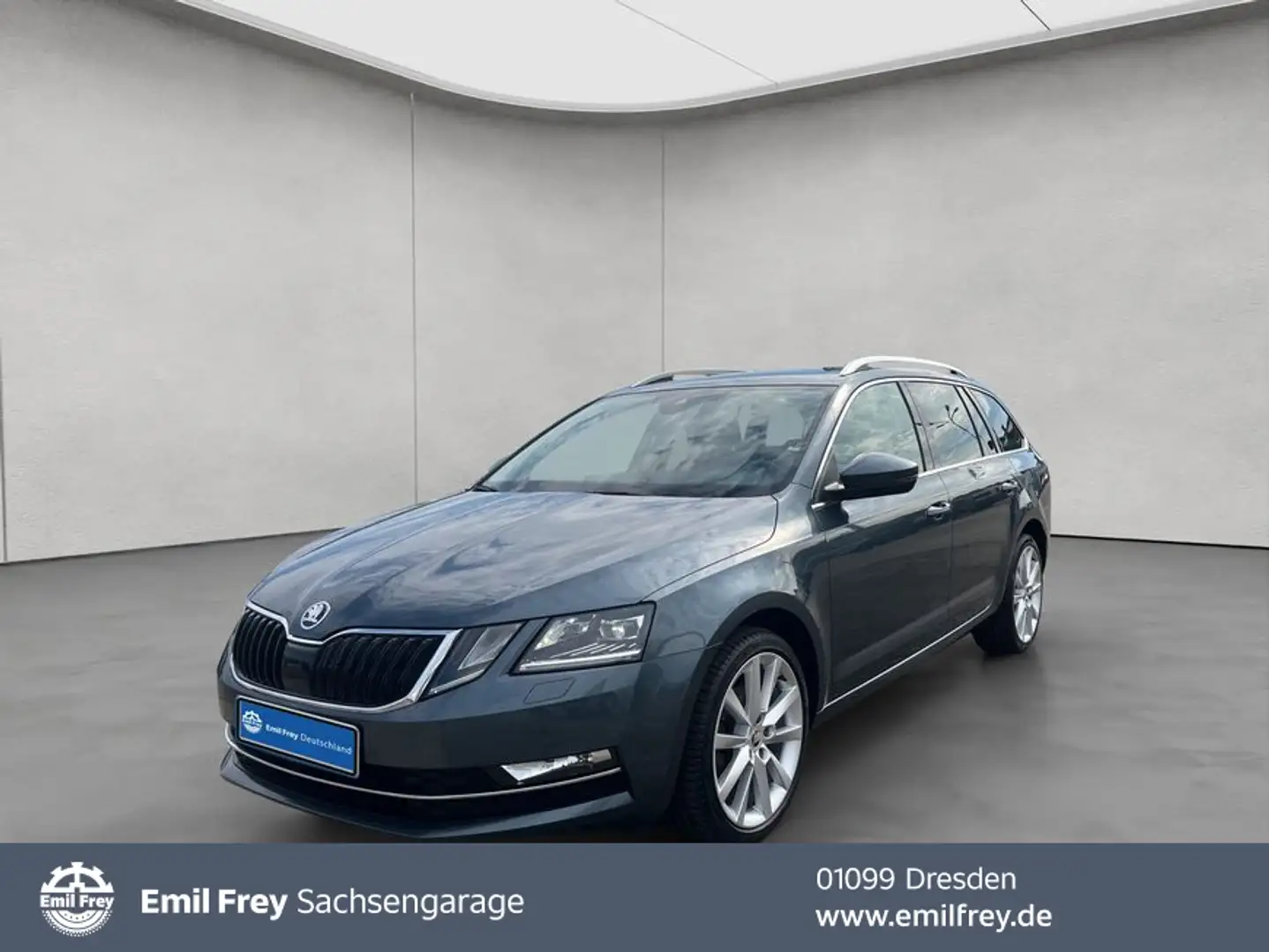 Skoda Octavia Combi 2.0 TDI 4x4 DSG Style Pano*LED Grau - 1