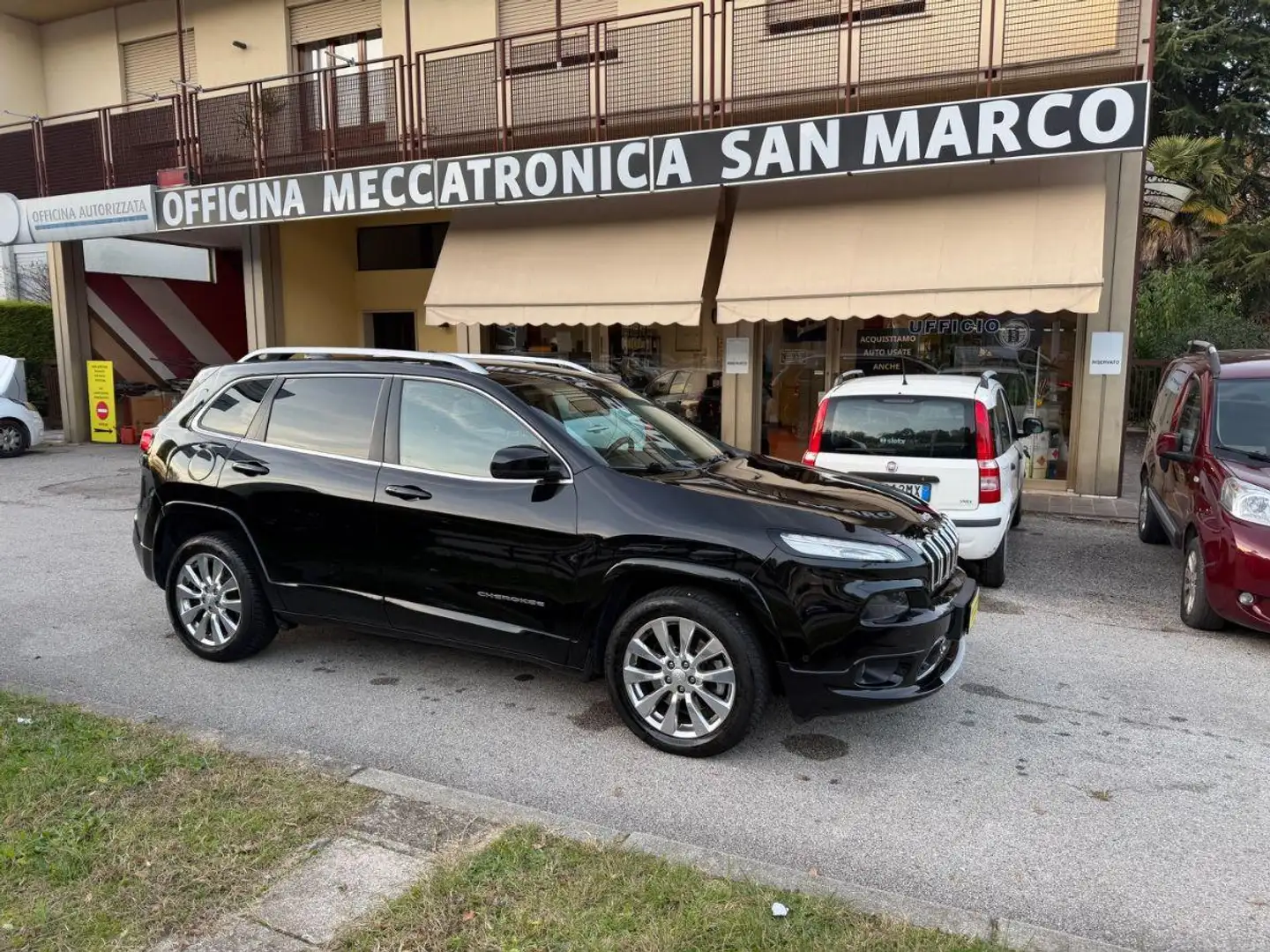 Jeep Cherokee 2.2 Mjt II 4WD AD. II Overland automatico Nero - 1