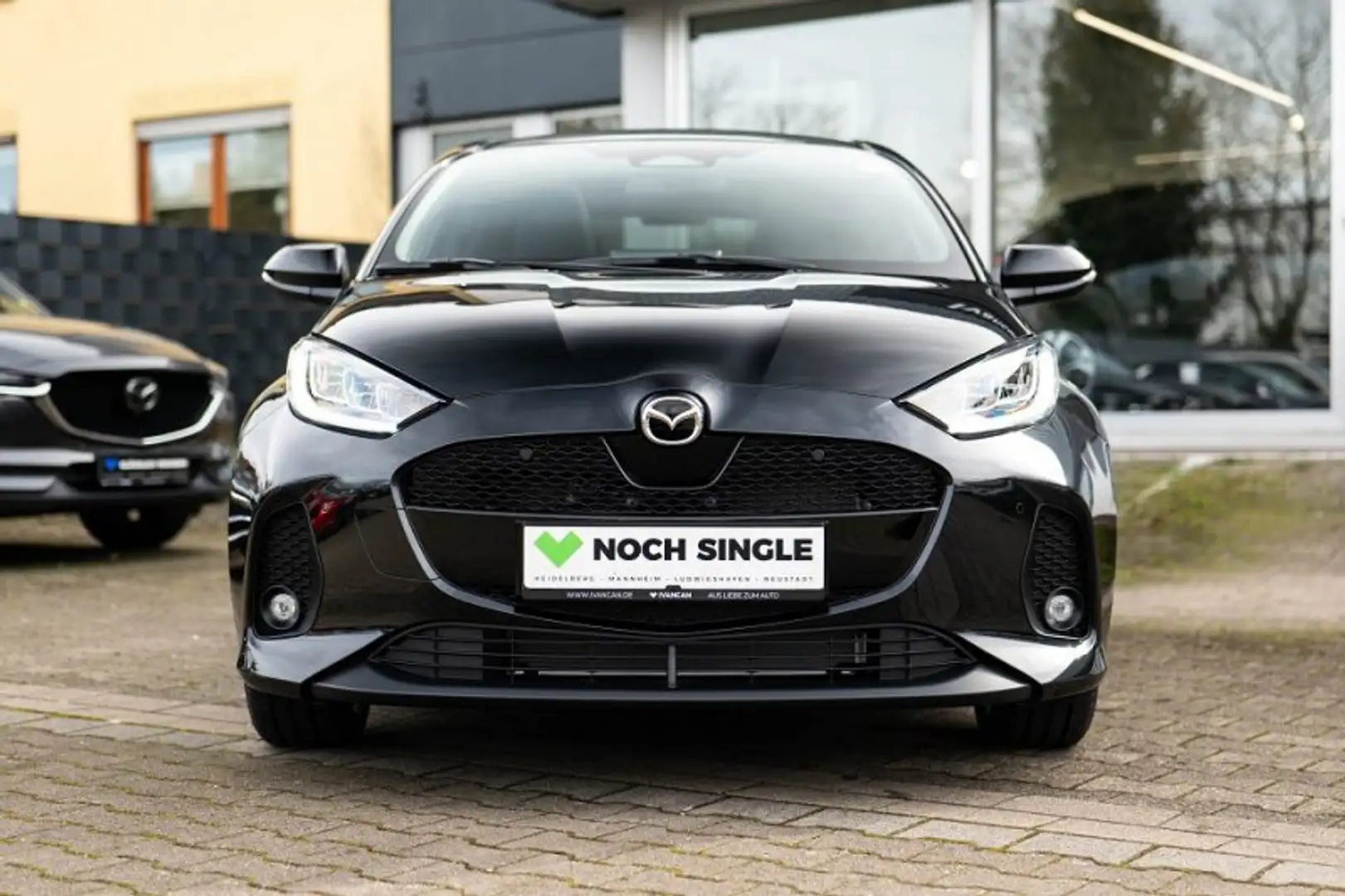 Mazda 2 Hybrid 2024 5HB 1.5L VVT-i 116 PS e-CVT FWD HOMURA Schwarz - 2