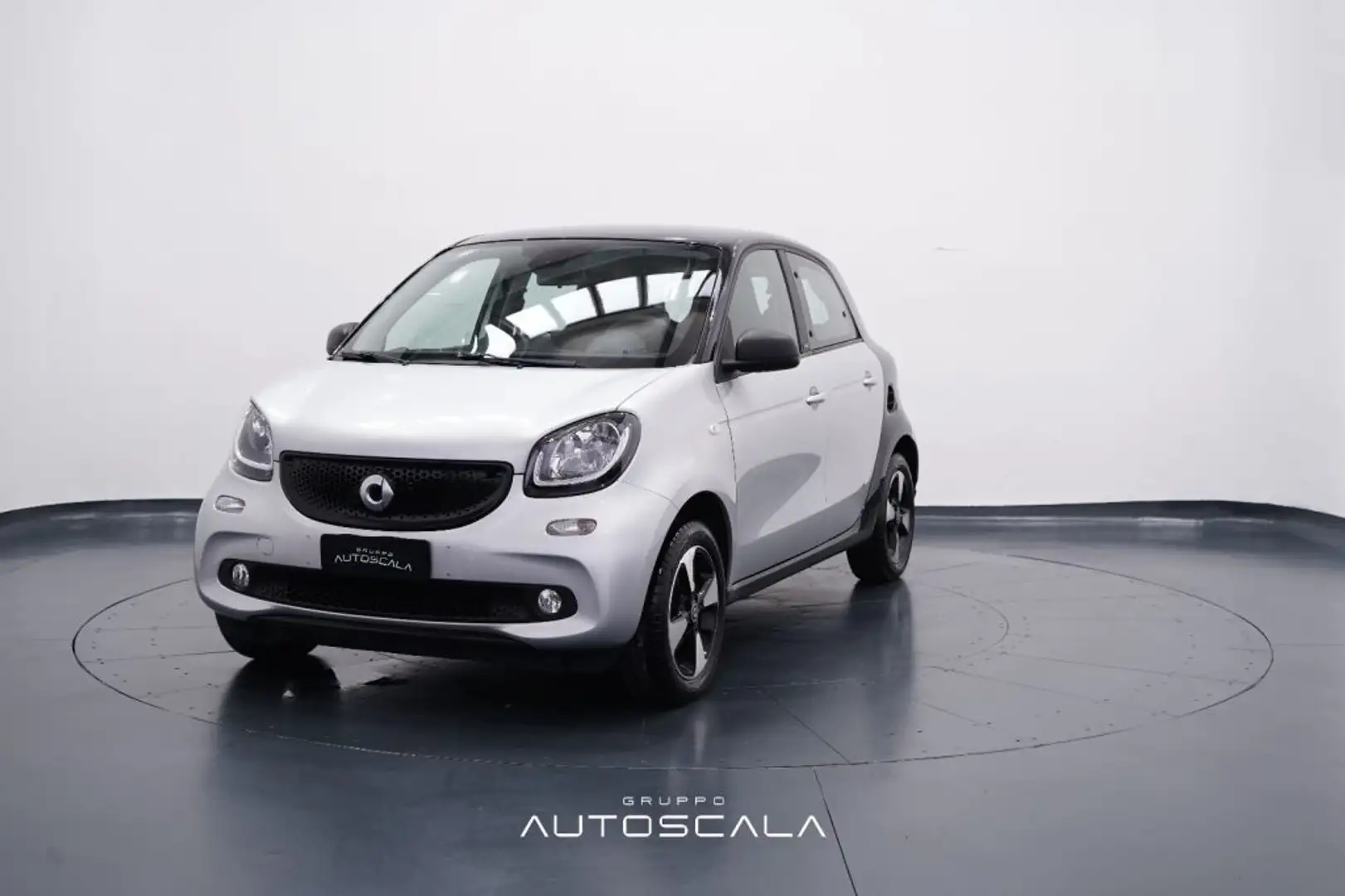 smart forFour 1.0 70cv Passion #Navy #Led Argento - 1