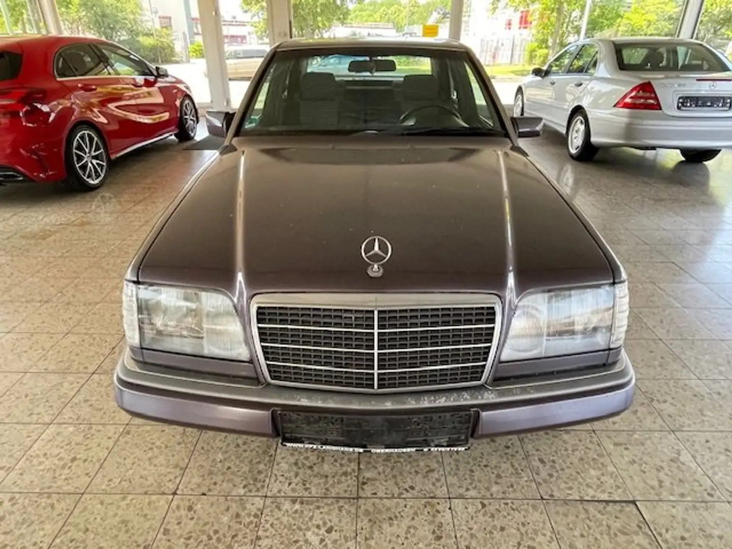 Mercedes-Benz 200 Classic - 2