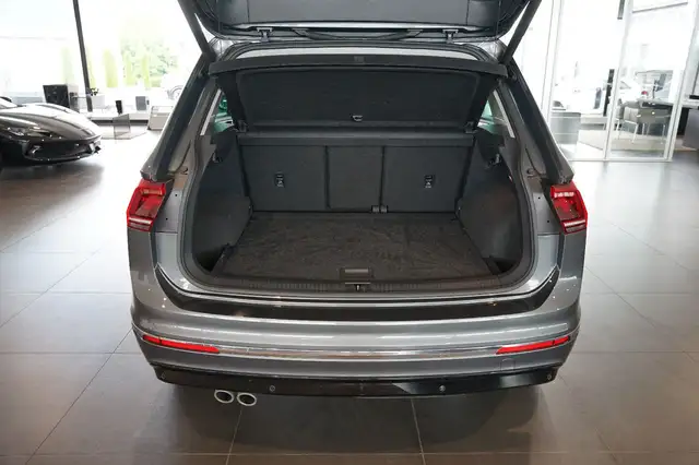 Volkswagen Tiguan view 6