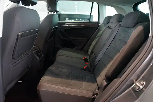 Volkswagen Tiguan view 11