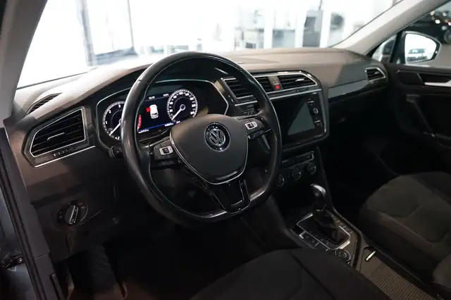 Volkswagen Tiguan view 13