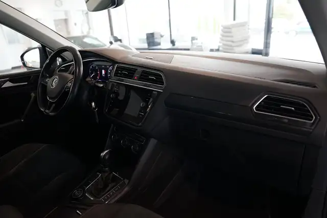 Volkswagen Tiguan view 14