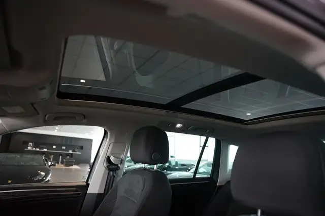 Volkswagen Tiguan view 8