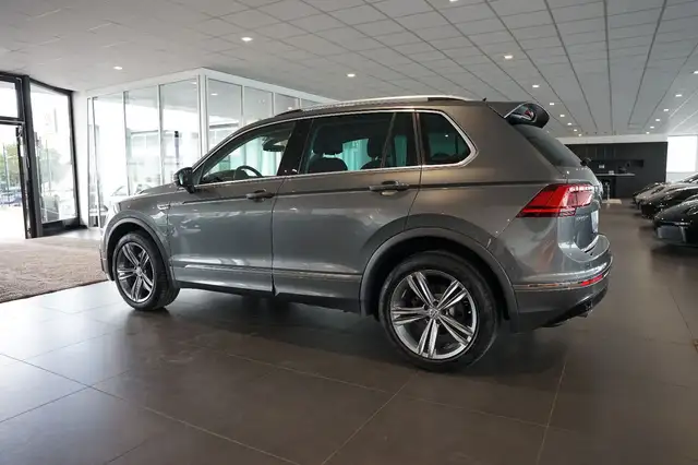 Volkswagen Tiguan view 2