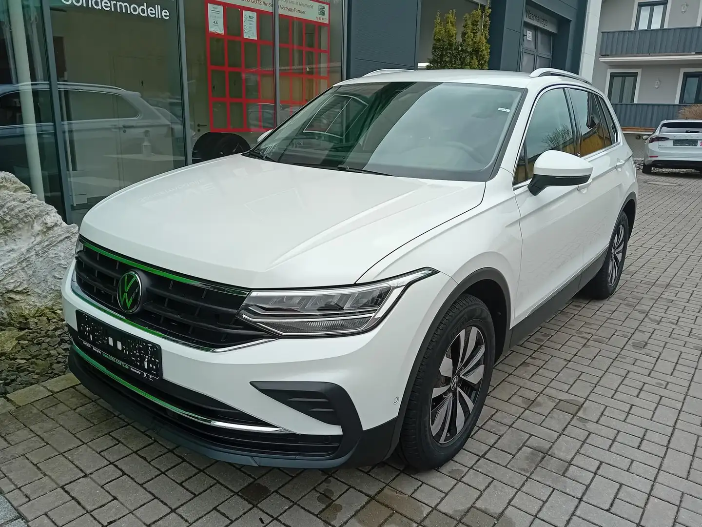 Volkswagen Tiguan Move DSG Navi*LED*ACC*Kamera*LichtAssist*ParkAssis Wit - 2