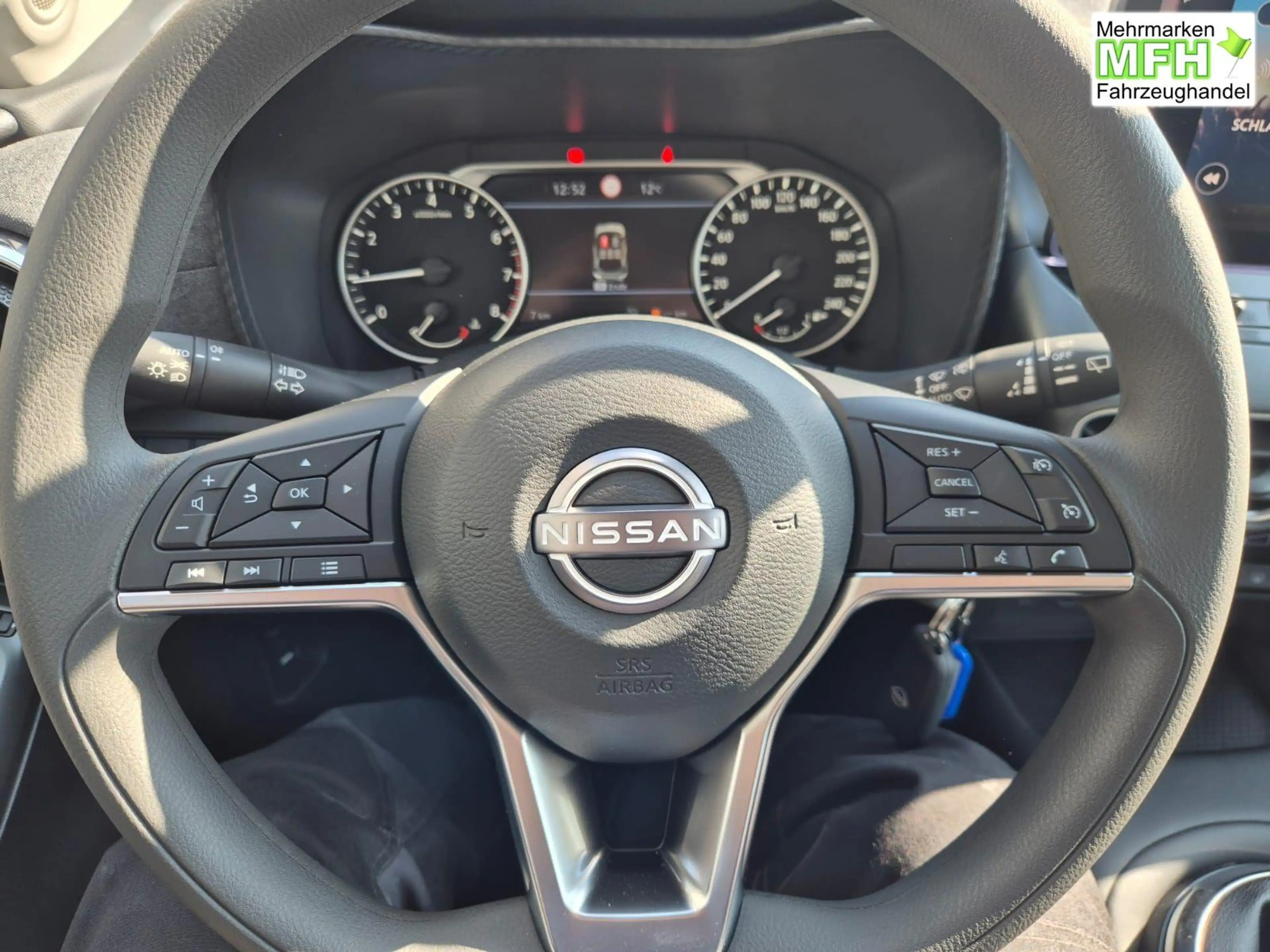 Nissan Juke 1.0 DIG-T 114PS Acenta Klimaautomatik Sitzheizu... — photo 15