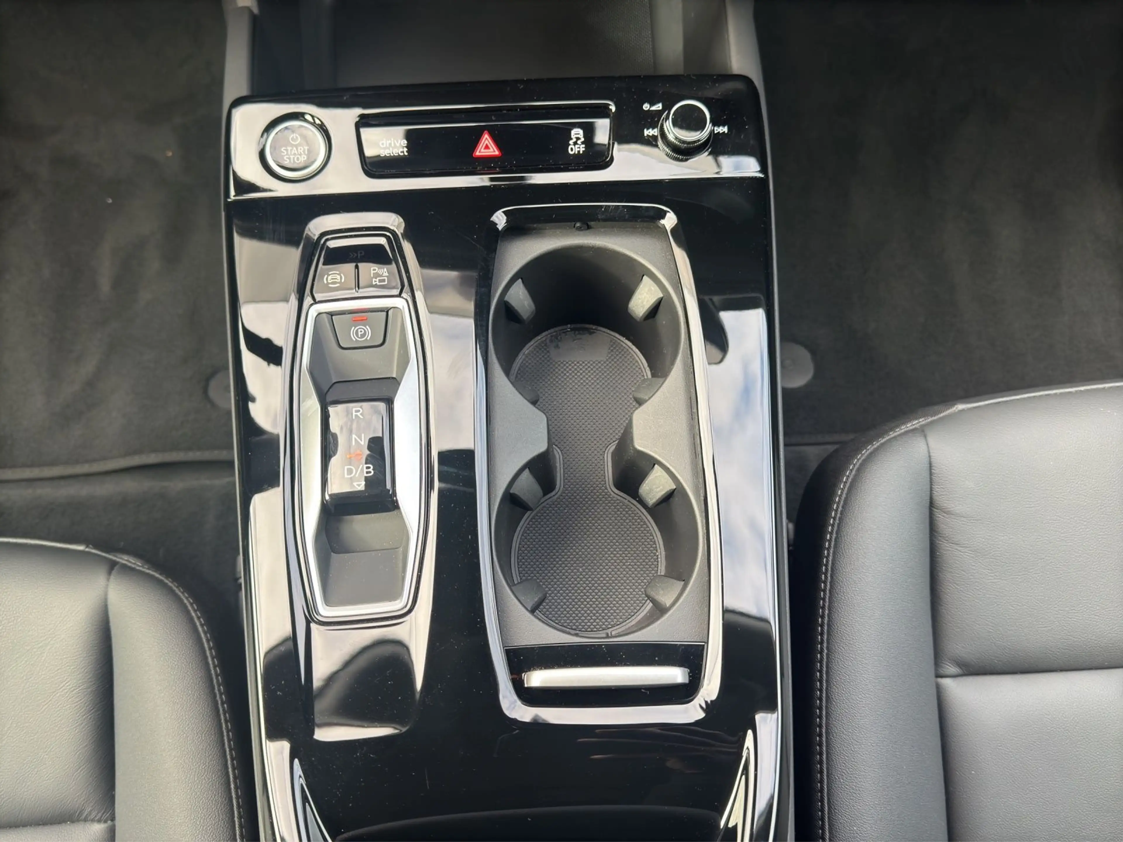 Audi A6 e-tron PERFORMANCE LM20 LEDER HuD MATRI — photo 11