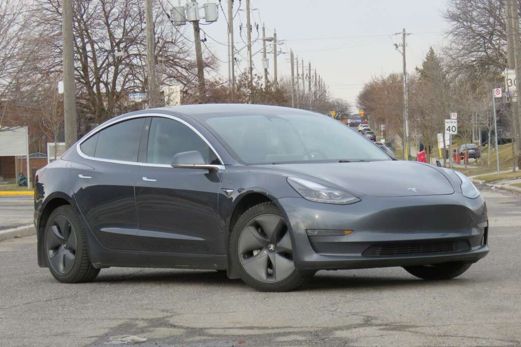 2019 Tesla Model 3 Long Range 4dr All-Wheel Drive alt 3