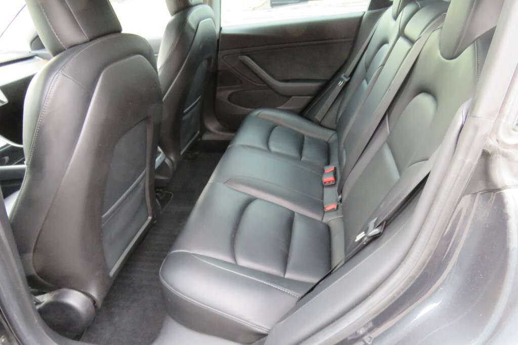 2019 Tesla Model 3 Long Range 4dr All-Wheel Drive thumb 9