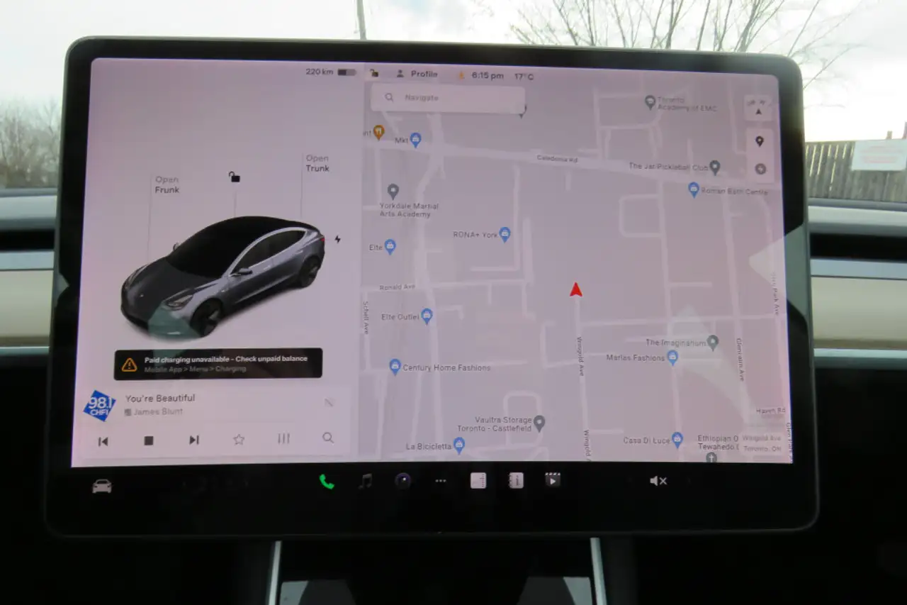 Tesla Model 3 снимка Tesla Model 3