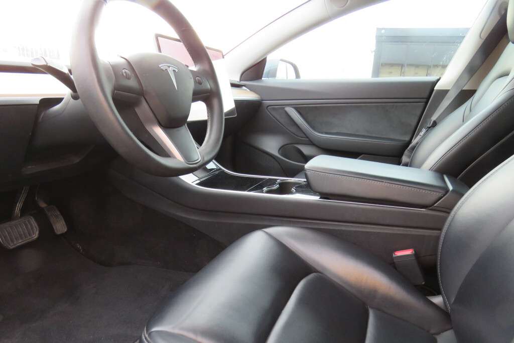 2019 Tesla Model 3 Long Range 4dr All-Wheel Drive thumb 12