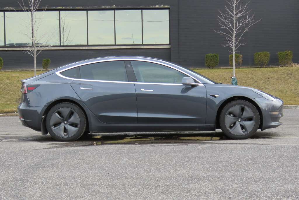2019 Tesla Model 3 Long Range 4dr All-Wheel Drive thumb 6