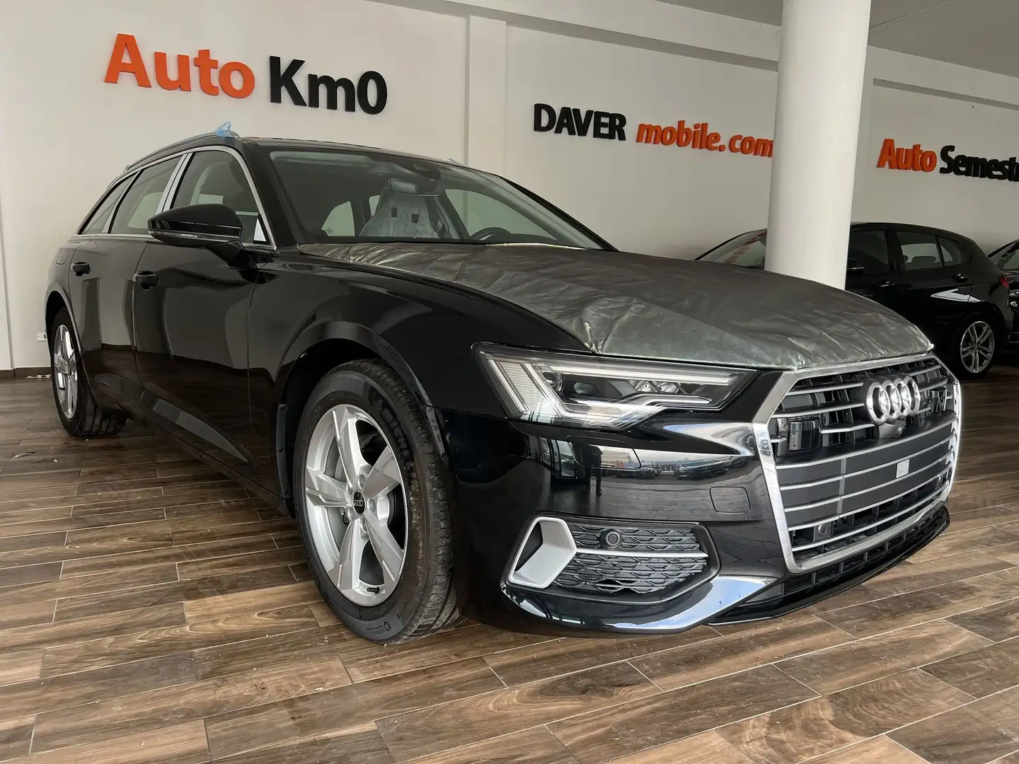 Audi A6 Avant 40 2.0 TDI S tronic Business listino 71000 Černá - 1