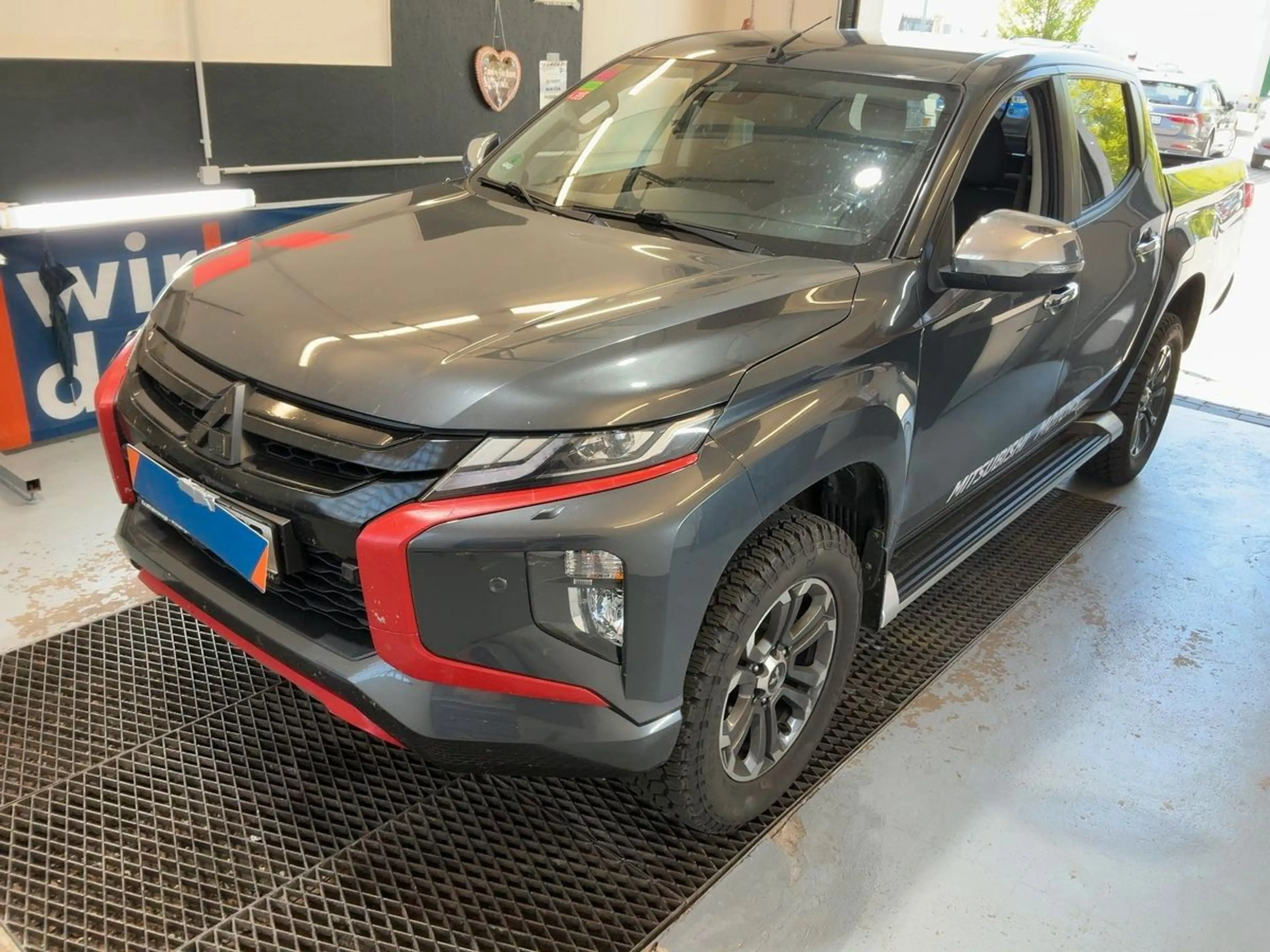 Mitsubishi L200 Spirit Doppelkabine 4WD Kamera AHK LED