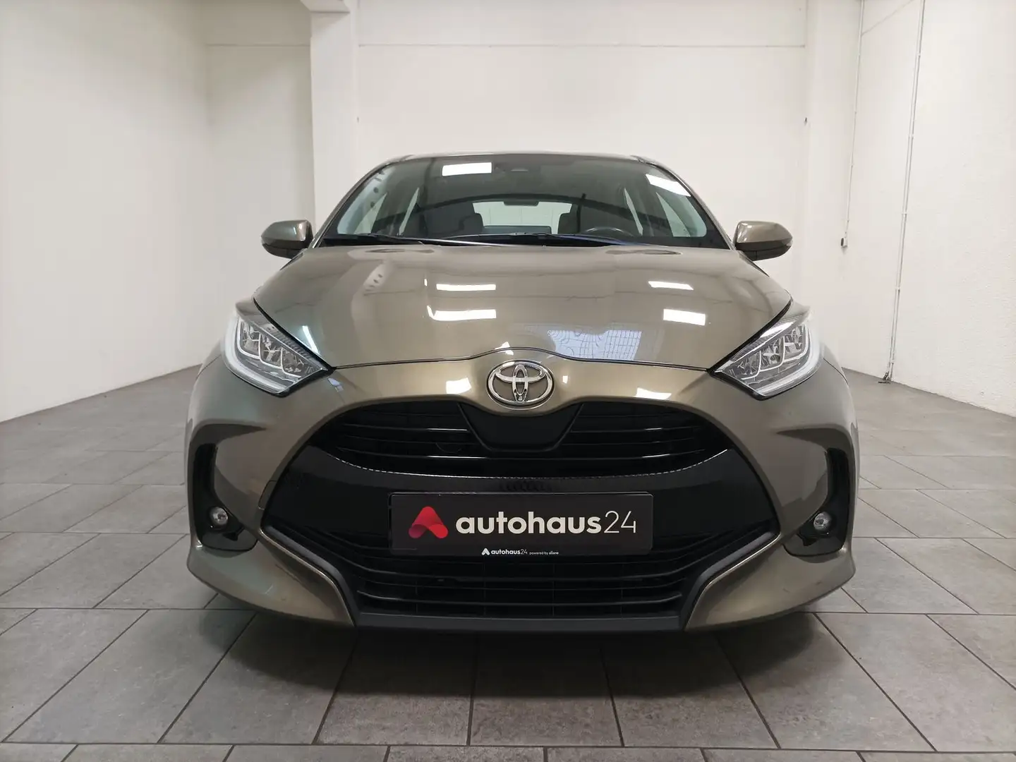 Toyota Yaris 1.5 Dual-VVT-iE Team D|CAM|LED|Sitzhzg. Braun - 2