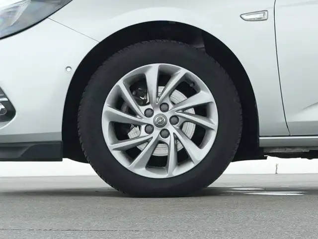 Opel Astra view 10