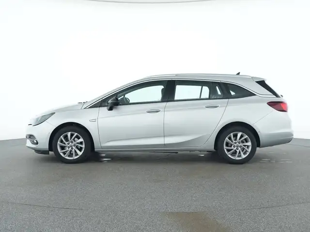 Opel Astra view 6