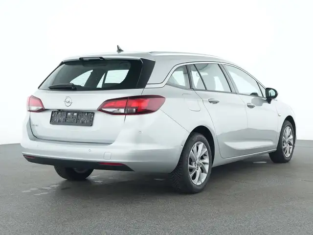 Opel Astra view 5