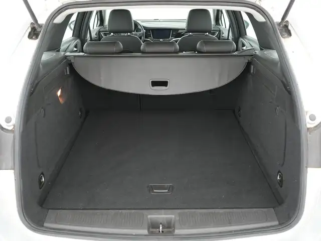 Opel Astra view 9