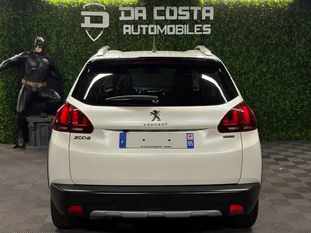Peugeot 2008 view 8