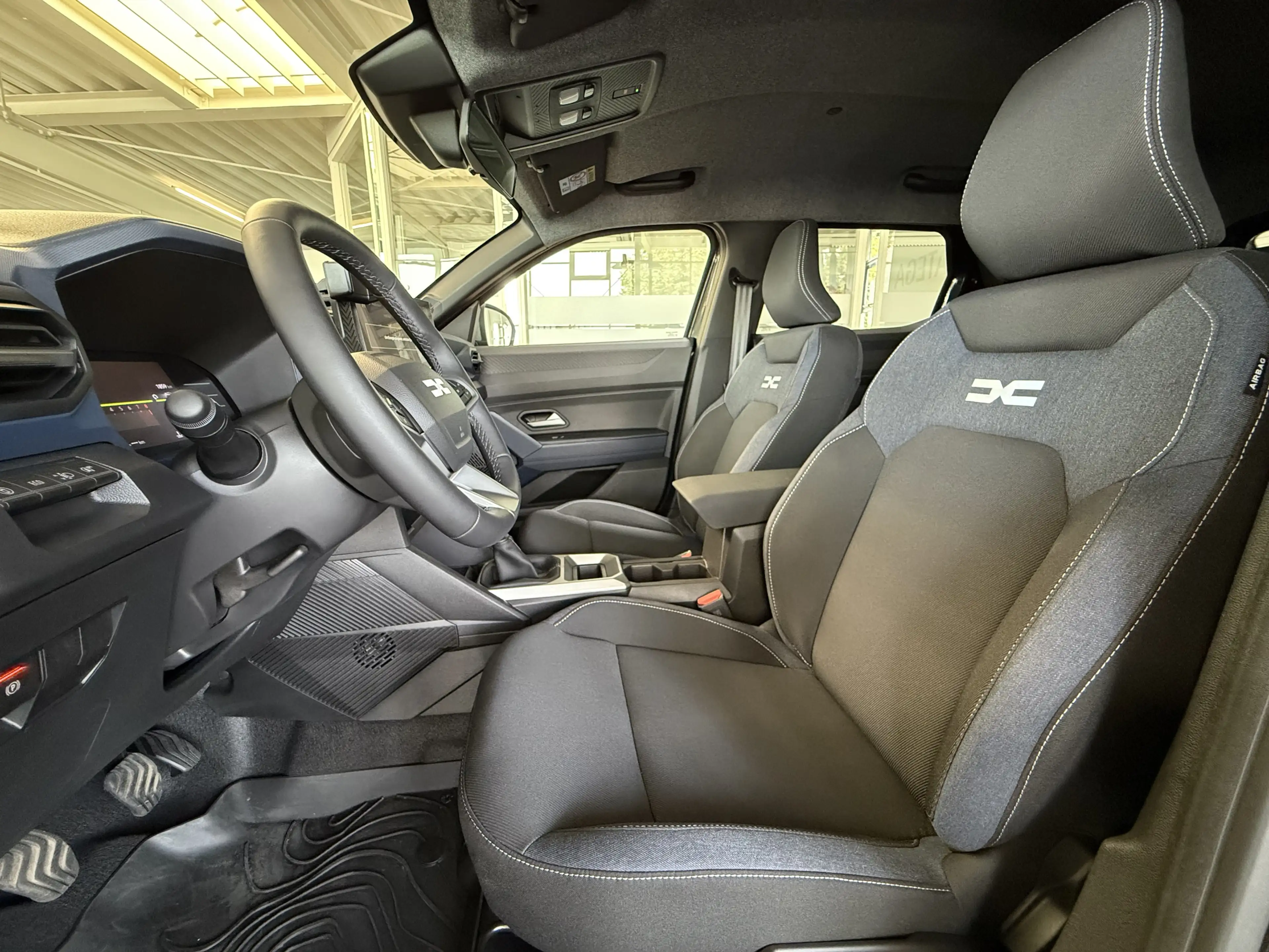 Dacia Duster mild hybrid140 Journey TW 360° LHZ SH GJR — photo 12