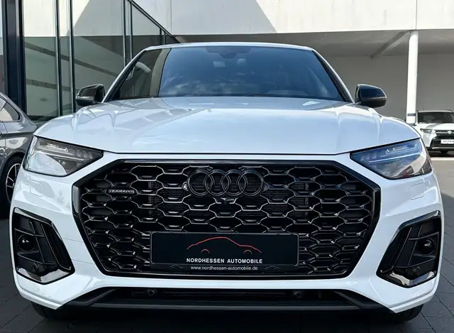 Audi Q5 view 5