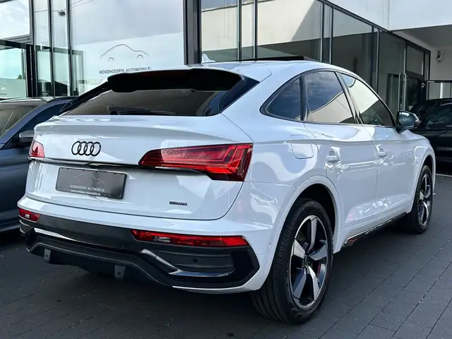 Audi Q5 view 4