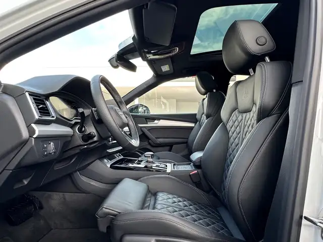 Audi Q5 view 13