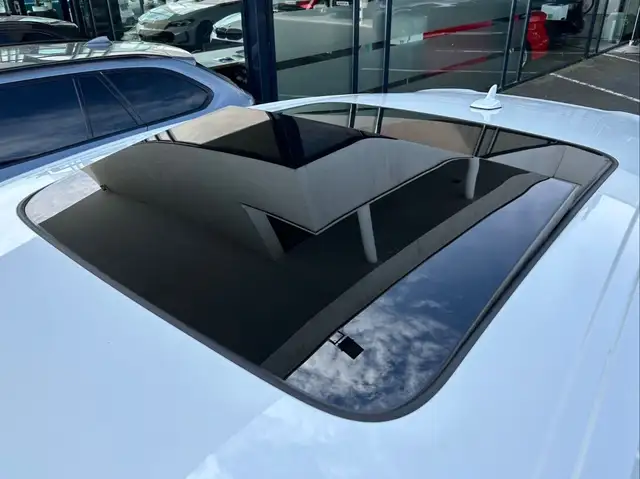Audi Q5 view 12