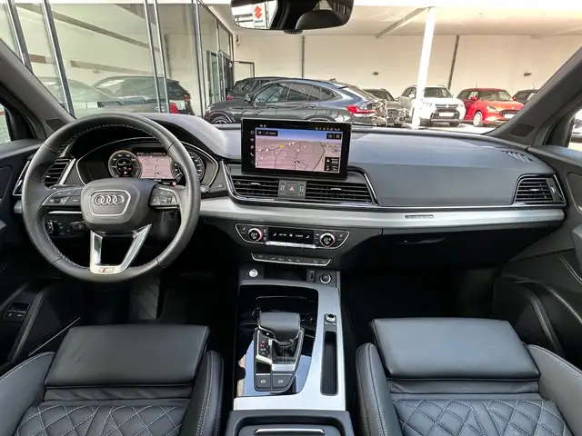 Audi Q5 view 15